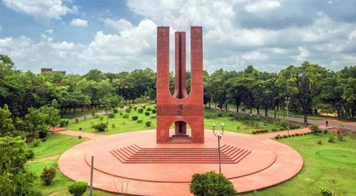 গবেষণা ভাতা বন্ধের প্রতিবাদ জাবির বিএনপিপন্থী শিক্ষকদের